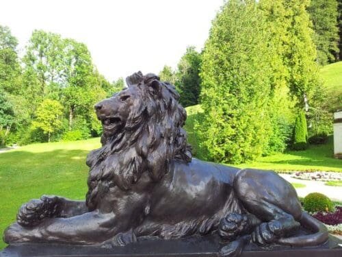 Modern Animal Sculpture Bronze Lying Lion Statues