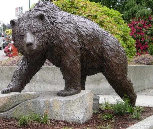 Life Size Bronze Bear Sculpture Outdoor Decor